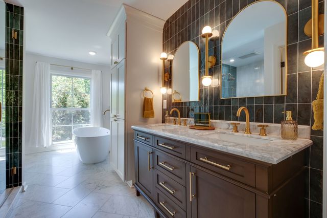 860 Lakemont Dr, Nashville, TN 37220