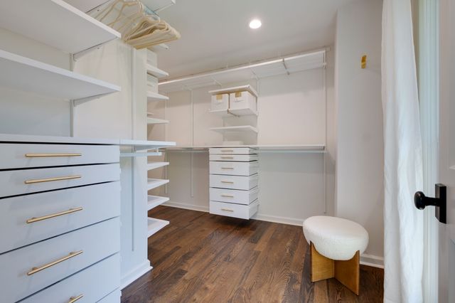 860 Lakemont Dr, Nashville, TN 37220