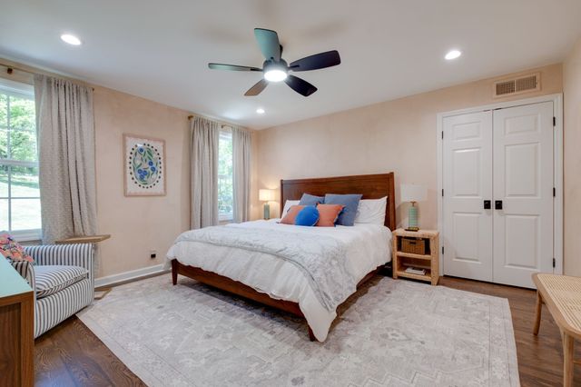 860 Lakemont Dr, Nashville, TN 37220