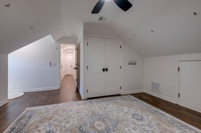 860 Lakemont Dr, Nashville, TN 37220