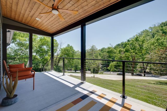 860 Lakemont Dr, Nashville, TN 37220