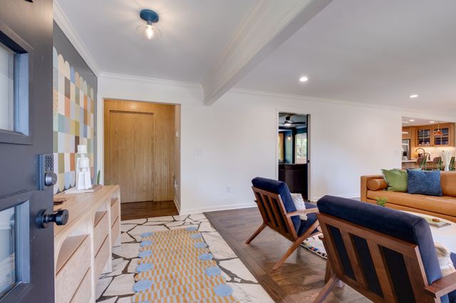 860 Lakemont Dr, Nashville, TN 37220