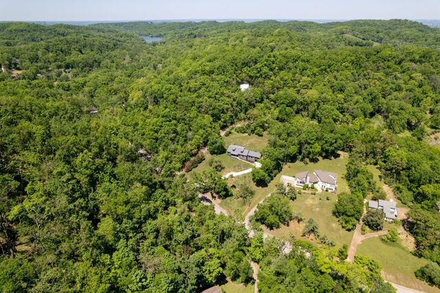 860 Lakemont Dr, Nashville, TN 37220