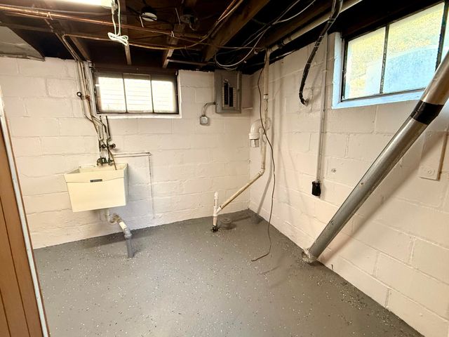 15028 Sumner, Redford, MI 48239