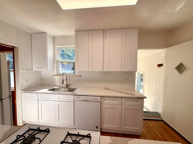 15028 Sumner, Redford, MI 48239