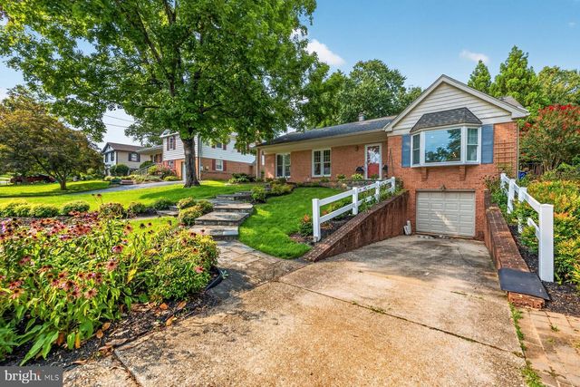 1602 LEMONTREE LN, Silver Spring, MD 20904