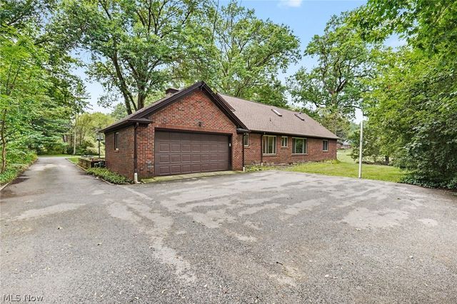 2381 Chatham Road, Akron, OH 44313