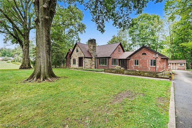 2381 Chatham Road, Akron, OH 44313