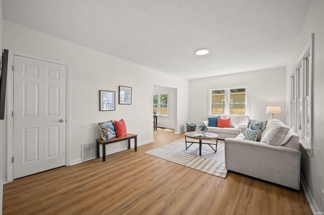 1214 Cedar Street, South Bend, IN 46617