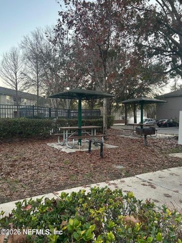 6063 MAGGIES Circle 105, Jacksonville, FL 32244