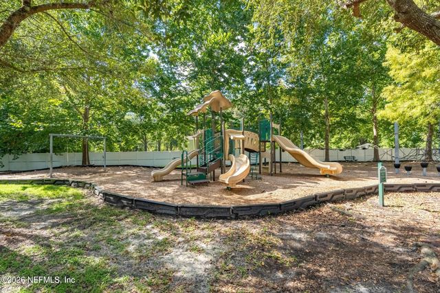 6063 MAGGIES Circle 105, Jacksonville, FL 32244