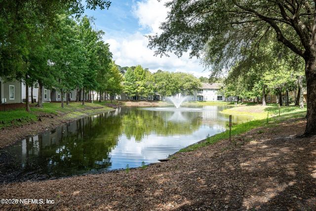 6063 MAGGIES Circle 105, Jacksonville, FL 32244