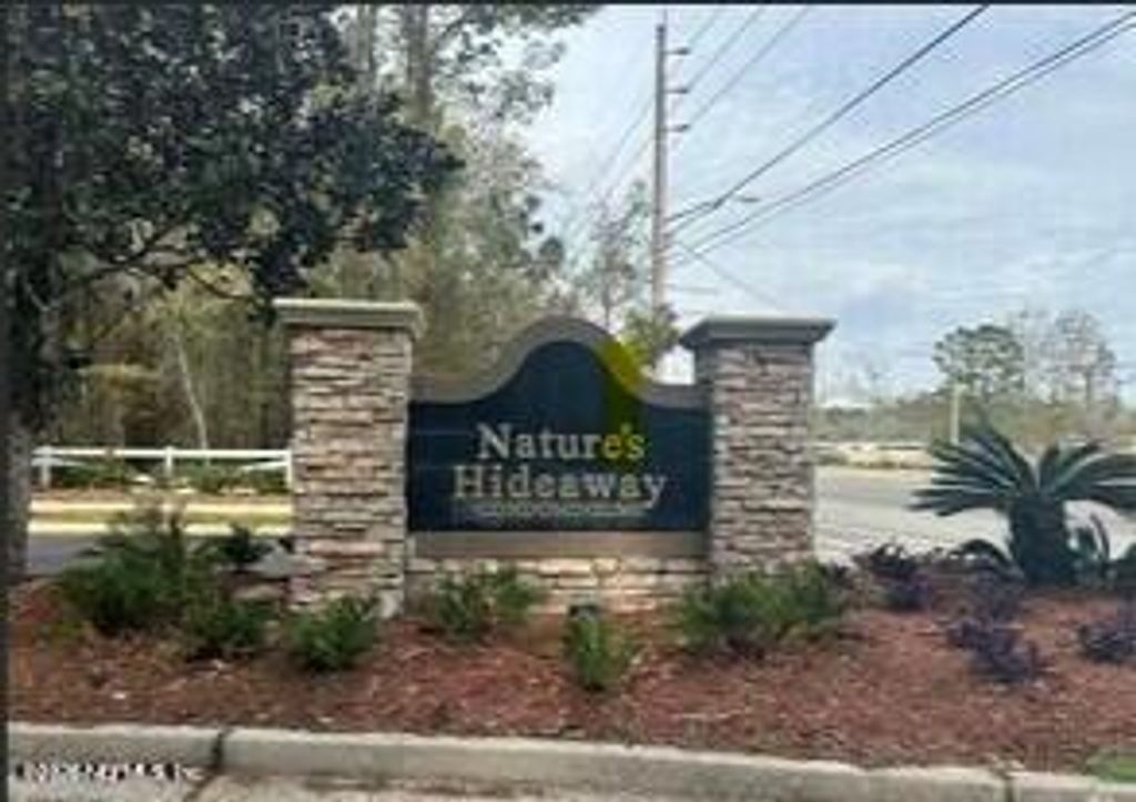6063 MAGGIES Circle 105, Jacksonville, FL 32244