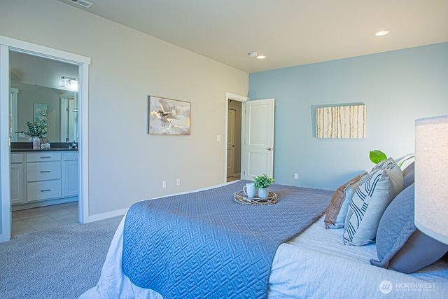 6614 Kayak Place NW, Bremerton, WA 98311