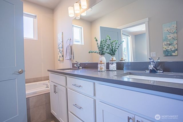 6614 Kayak Place NW, Bremerton, WA 98311