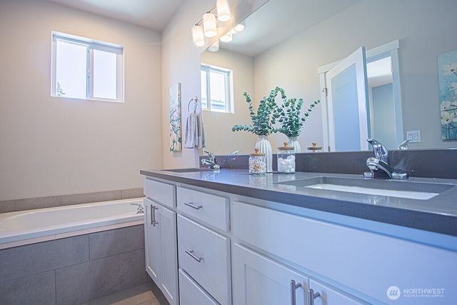 6614 Kayak Place NW, Bremerton, WA 98311