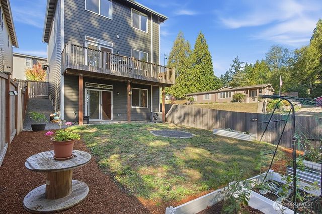 6614 Kayak Place NW, Bremerton, WA 98311