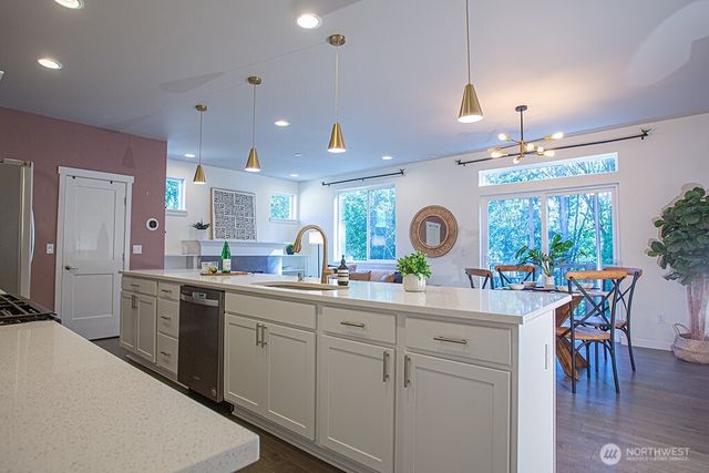 6614 Kayak Place NW, Bremerton, WA 98311