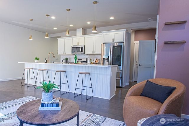6614 Kayak Place NW, Bremerton, WA 98311