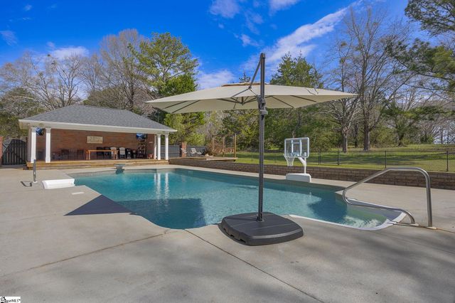 233 Bowen Drive, Anderson, SC 29621