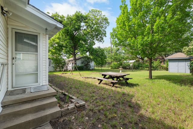 1106 N 66th Street, Waco, TX 76710