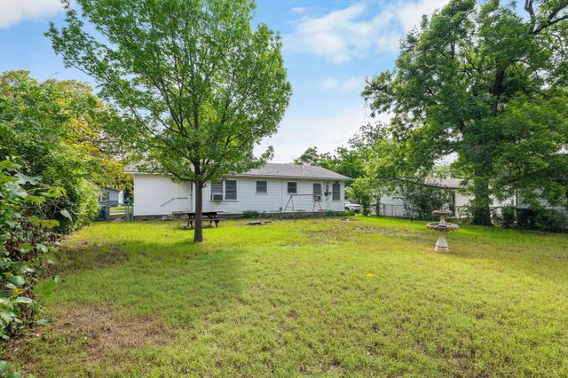 1106 N 66th Street, Waco, TX 76710