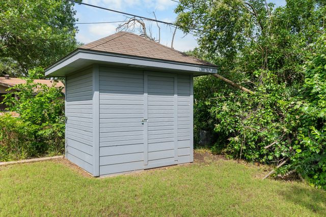 1106 N 66th Street, Waco, TX 76710