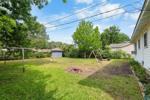 1106 N 66th Street, Waco, TX 76710