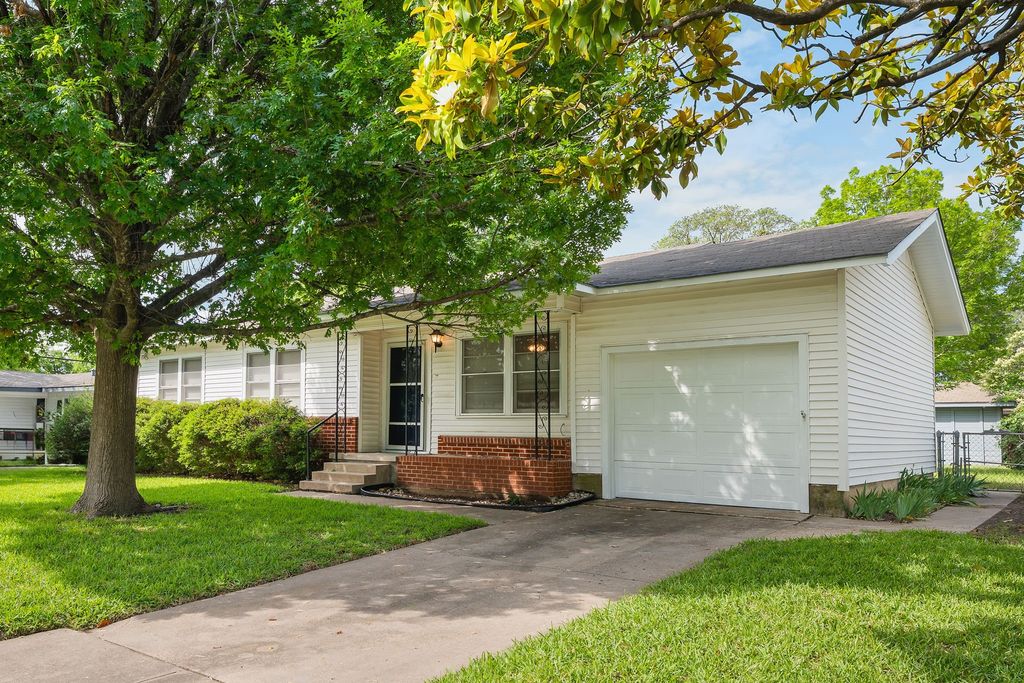 1106 N 66th Street, Waco, TX 76710
