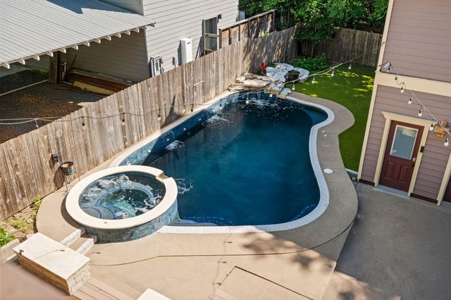 515 E 49th ST, Austin, TX 78751