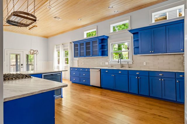 515 E 49th ST, Austin, TX 78751