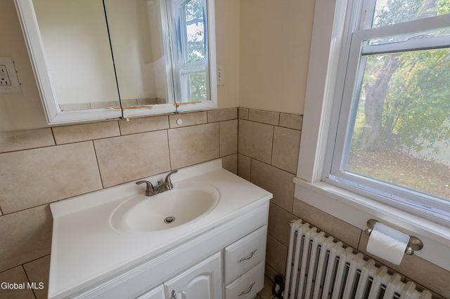 454 Ontario Street, Albany, NY 12208