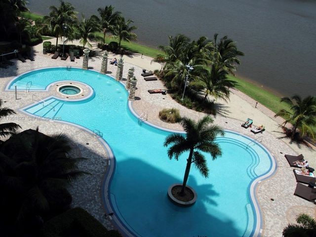 2641 N Flamingo Rd 705N, Sunrise, FL 33323