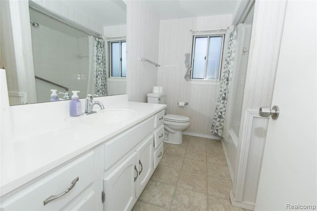 30819 Lund Avenue, Warren, MI 48093