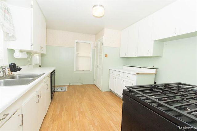 30819 Lund Avenue, Warren, MI 48093