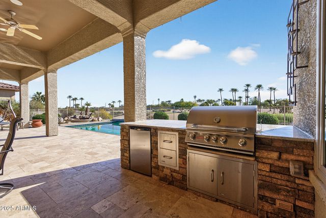 17173 W MAHOGANY Way, Surprise, AZ 85387