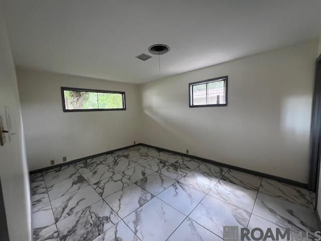 2464 Kensington Dr, Baton Rouge, LA 70809