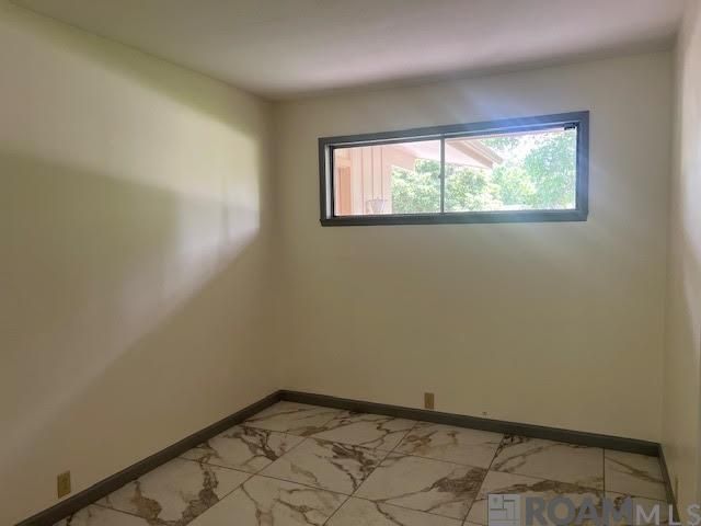 2464 Kensington Dr, Baton Rouge, LA 70809