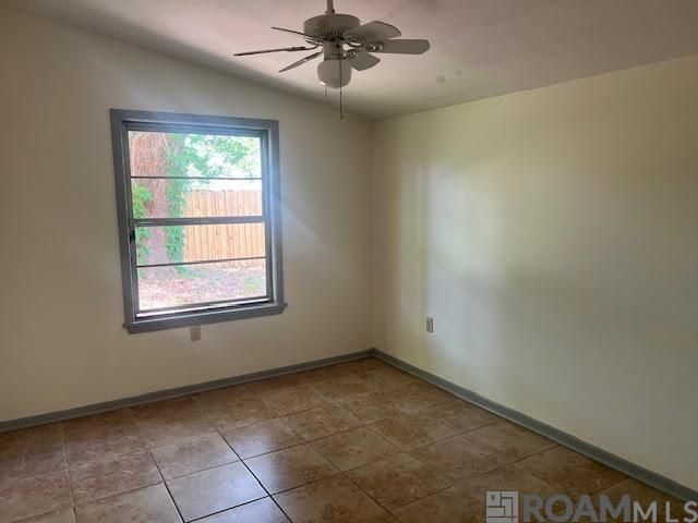 2464 Kensington Dr, Baton Rouge, LA 70809