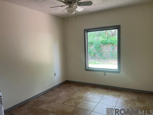 2464 Kensington Dr, Baton Rouge, LA 70809