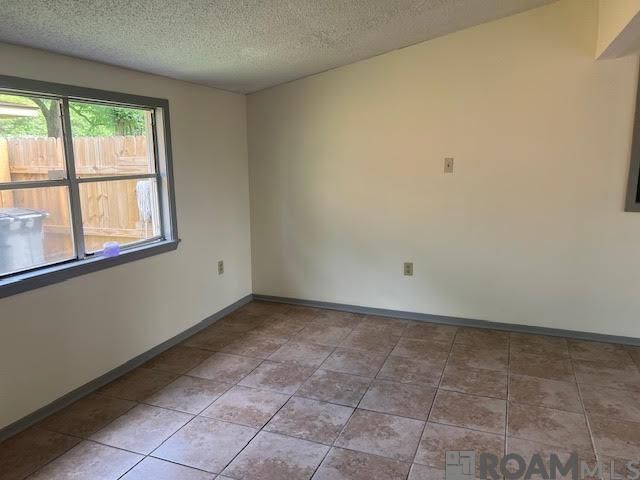 2464 Kensington Dr, Baton Rouge, LA 70809