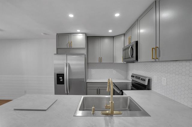 5203 NE 24th Terrace B207, Fort Lauderdale, FL 33308