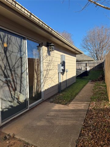 505 Maple Street B, Aubrey, TX 76227