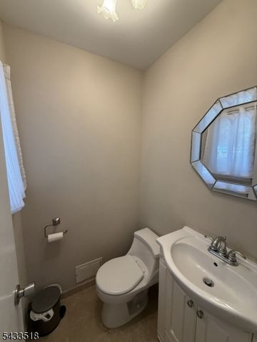 918 Merritt Dr, Hillsborough Twp., NJ 08844