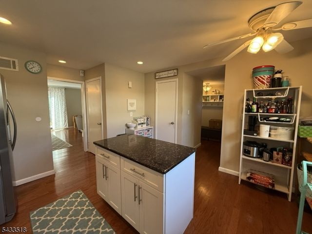 918 Merritt Dr, Hillsborough Twp., NJ 08844