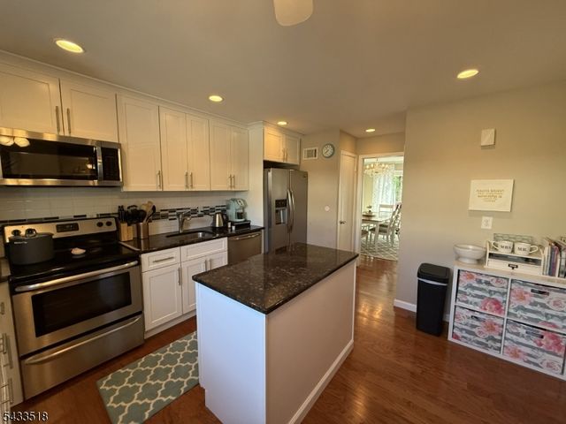918 Merritt Dr, Hillsborough Twp., NJ 08844