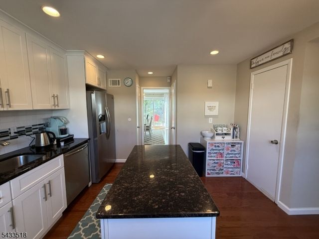 918 Merritt Dr, Hillsborough Twp., NJ 08844