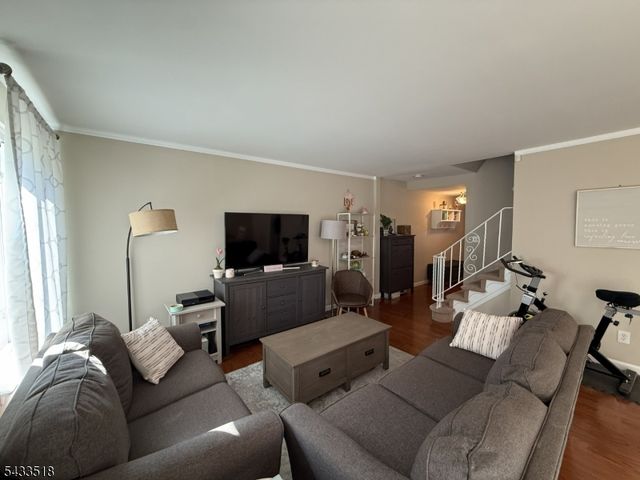 918 Merritt Dr, Hillsborough Twp., NJ 08844