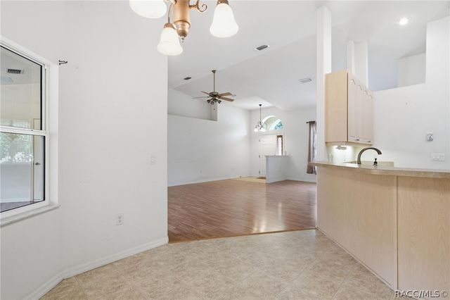 2340 W Tall Oaks Drive, Beverly Hills, FL 34465