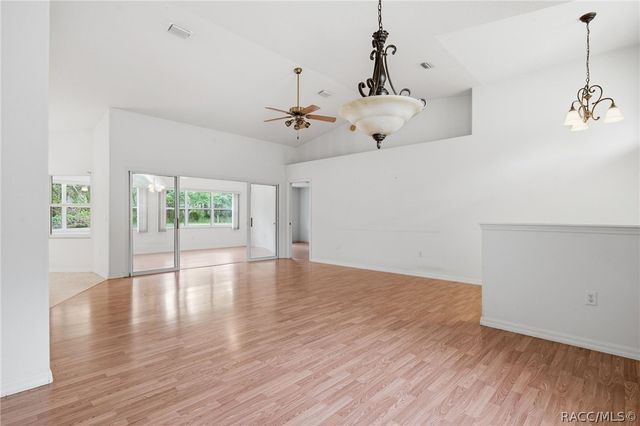 2340 W Tall Oaks Drive, Beverly Hills, FL 34465
